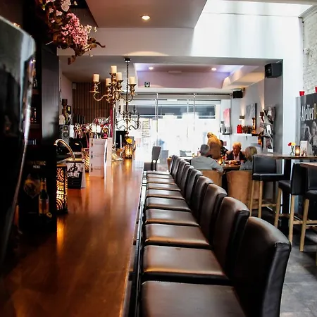 & Foodbar Atelier 84